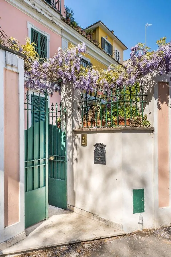 Elizabeth Penthouse, Charmy Apartment In Little London 10 Min From The Center 0*, Roma
