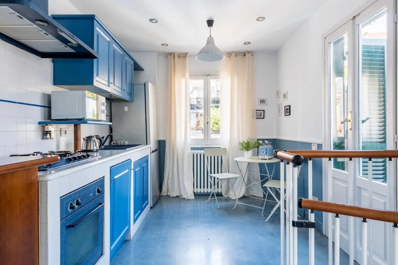 Elizabeth Penthouse, Charmy Apartment In Little London 10 Min From The Center Italia