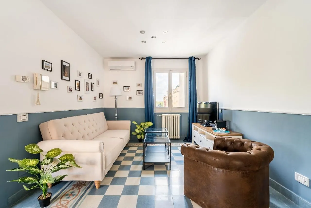 Elizabeth Penthouse, Charmy Apartment In Little London Rome